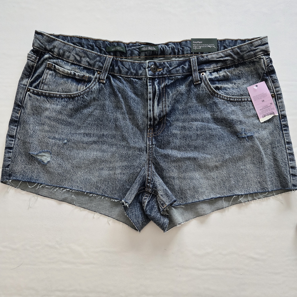 Wild Fable NWT EasyRigid Mid Rise Stretch Back Distressed Denim Shorts Size 16